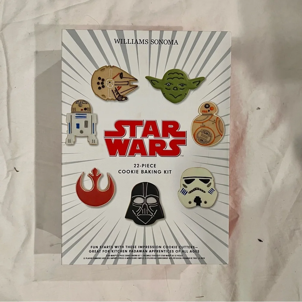 Williams Sonoma Star Wars Cookie Baking Kit - Red and Cream Accents